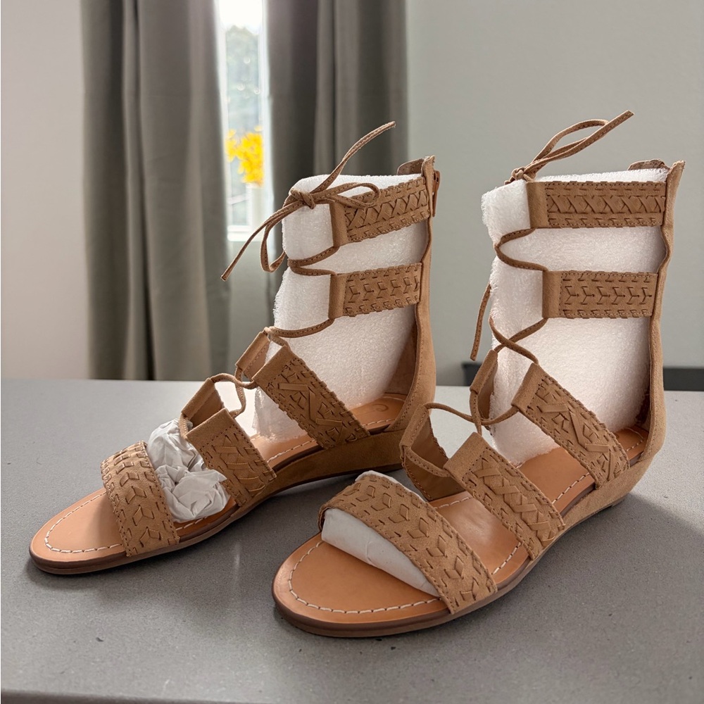 NWT Carlos Santana Gladiator Wedge Heel Sandals Sz US 6 / EU 36